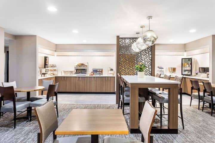 Breakfast area